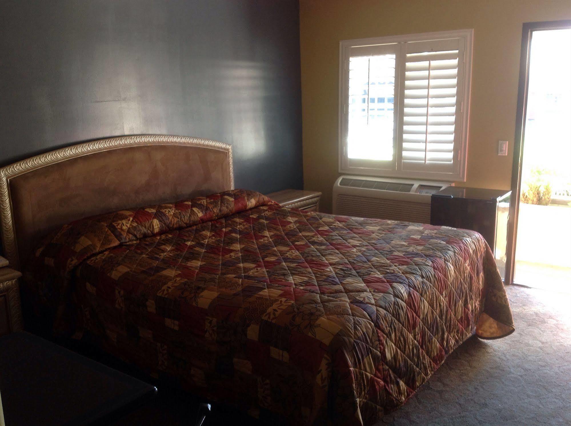 Palms Motel Pico Rivera Bagian luar foto